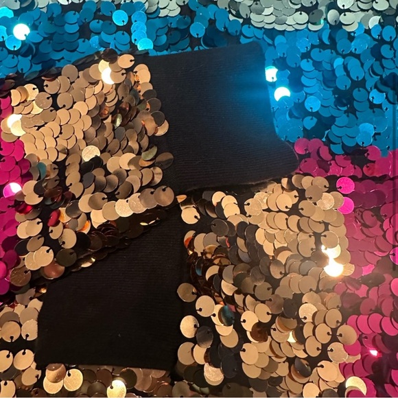 Limited Edition Victorias Secret Sequin Rainbow
PINK Hoodie S Small - Picture 7 of 7